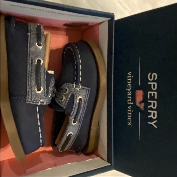 NWT Sperry x vineyard vines Authentic Original Slip On Boat
Shoe Boy 5 - Picture 7 of 7